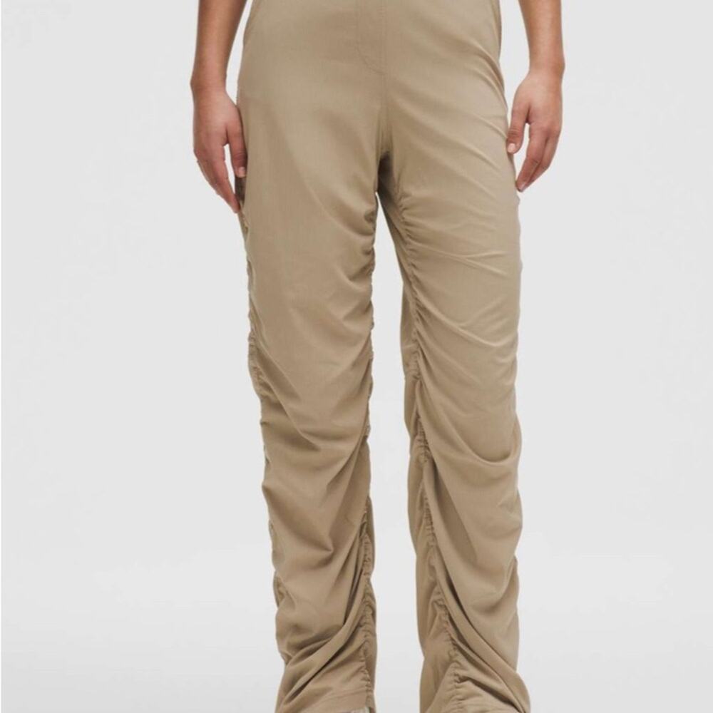 NWT Lululemon Dance Studio Slim-Fit HR Flared Pants in Sheer Oak - Picture 5 of 5